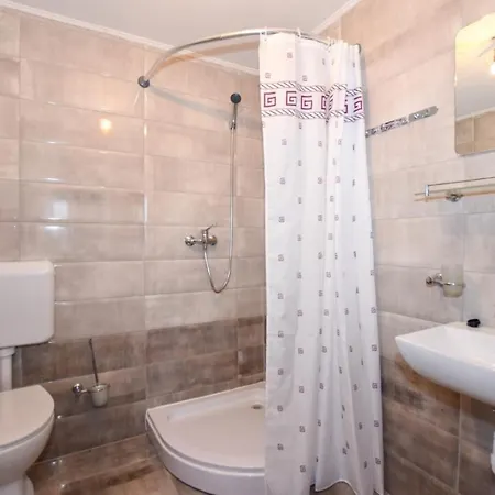 Family Friendly House With A Parking Space Kolan, Pag - 18621 コラン