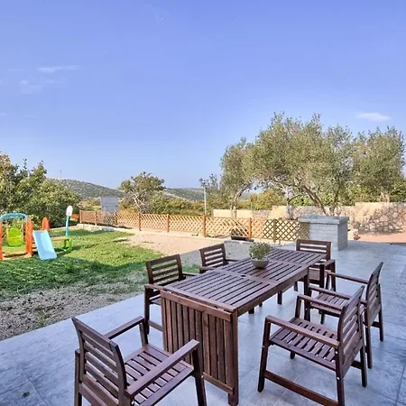 別荘 Family Friendly House With A Parking Space Kolan, Pag - 18621 *