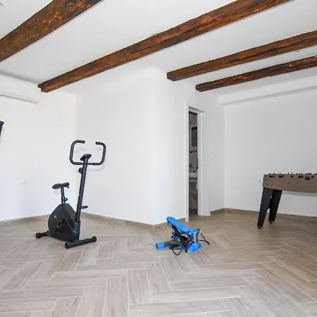 別荘 Family Friendly House With A Parking Space Kolan, Pag - 18621 *