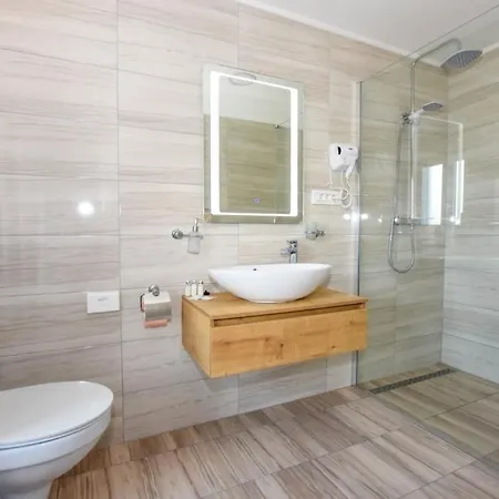 Family Friendly House With A Parking Space Kolan, Pag - 18621